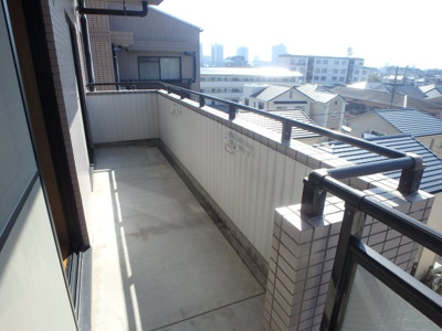 【バルコニー】 | ビューメゾン津高 | バルコニーです