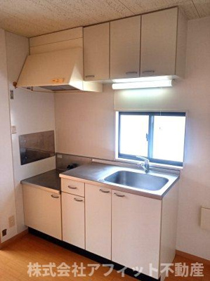 【キッチン】 | エスペランサＢ | 吊戸棚付き