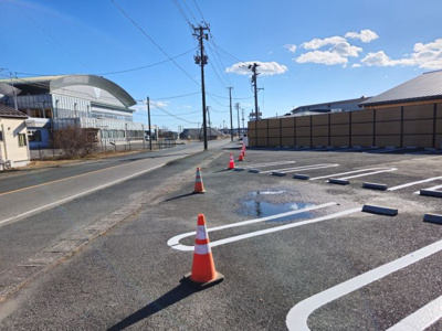 【駐車場】 | 浪江町 矢沢事務所 | 駐車場に車を止められます