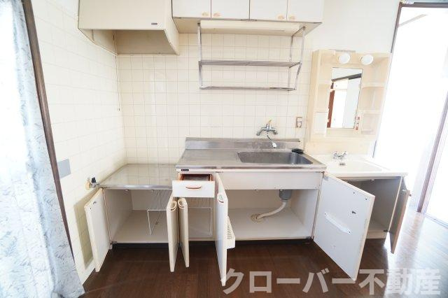 メゾニティ郡家のキッチン