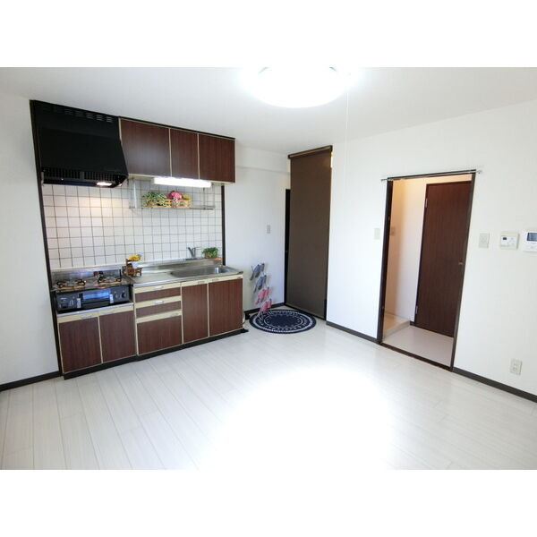 ホワイトピュア朋栄のキッチン