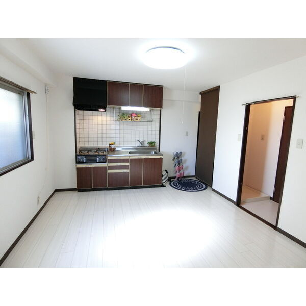 ホワイトピュア朋栄の内装