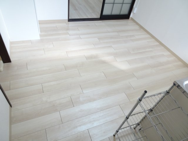 フォーブル金森Ｂの居間・リビング