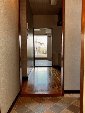 [Wi-Fi] 澄みきった風と香りの玄関