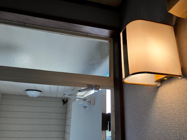 [Wi-Fi] 澄みきった風と香りの玄関