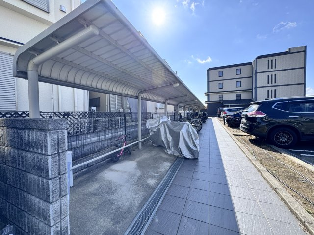 ラ・ボンボニエールの駐車場