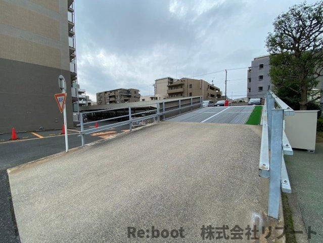 コンフォート津田沼弐番館の駐車場