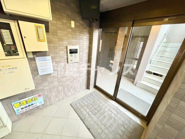 クリスタルタウン金山のエントランス