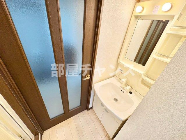 クリスタルタウン金山の独立洗面台