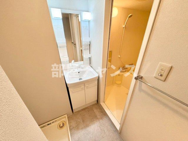 シーズンコート新栄の独立洗面台