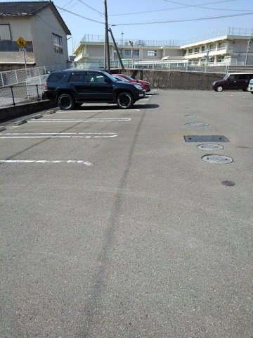 松岡ハイツⅡ　Ｃの駐車場|駐車場