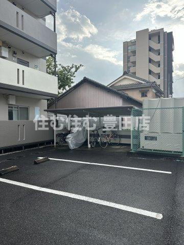 アフロディーテ９６の駐車場