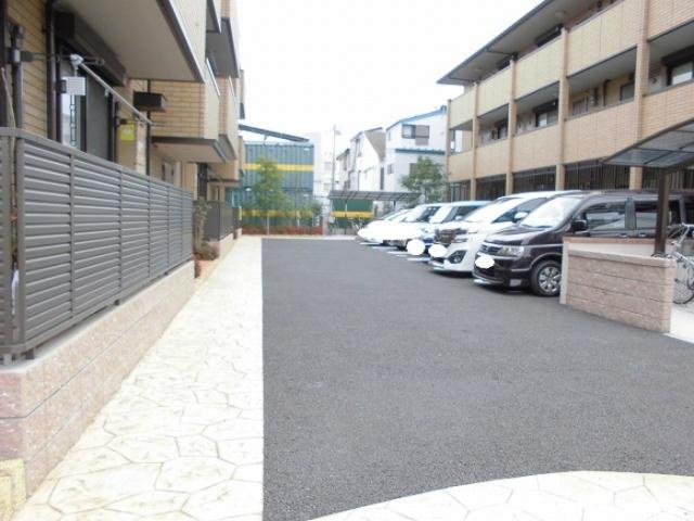 ロイヤルティアラⅡ・Ⅲ　Ⅲの駐車場