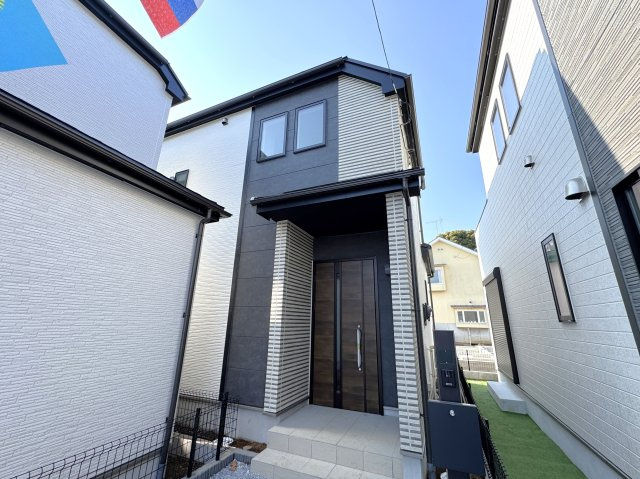 松戸市横須賀１丁目新築戸建【横須賀小学校：7分】の外観|2号棟外観・完成済み内覧可能です！