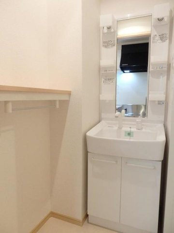 レジデンスＮＮの洗面所|脱衣スペースもあります