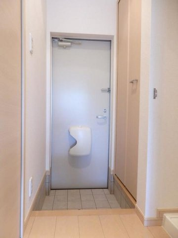 レジデンスＮＮの玄関|シンプルで使いやすい玄関です