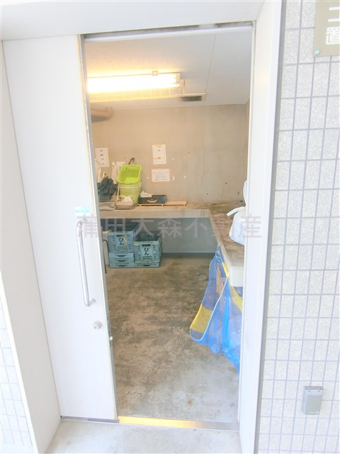 ラ・ヴィータ35のその他共用部分|曜日時間関係なくゴミ出し可能な敷地内ごみ捨て場