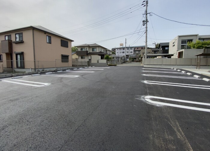 セレブ武蔵塚の駐車場