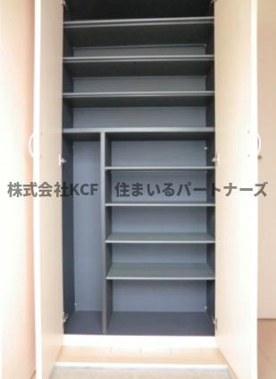 グランシャリオ宮の陣の玄関|明るい玄関です