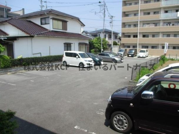 グランシャリオ宮の陣の駐車場|駐車場です