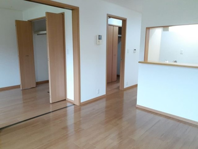 【居間・リビング】 | メゾン　グラースＢ