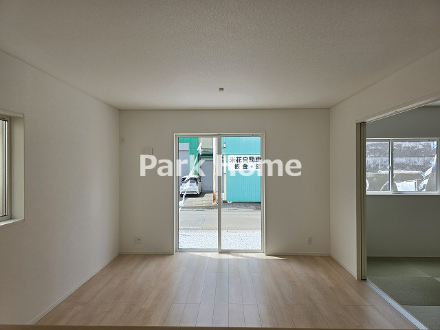 高知市若松町 -2号棟- 新築戸建ての居間・リビング