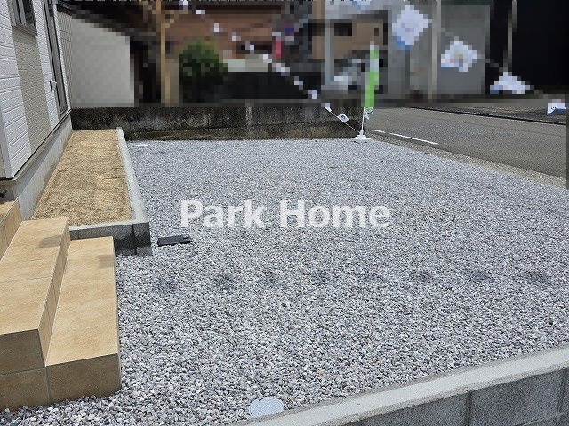 高知市若松町 -2号棟- 新築戸建ての駐車場