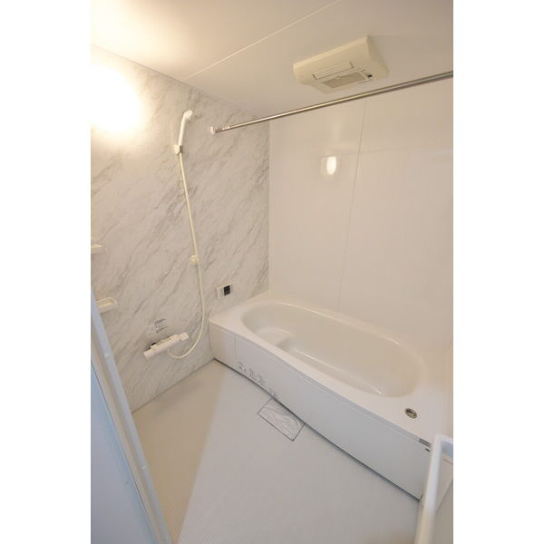 ロタス英賀の浴室