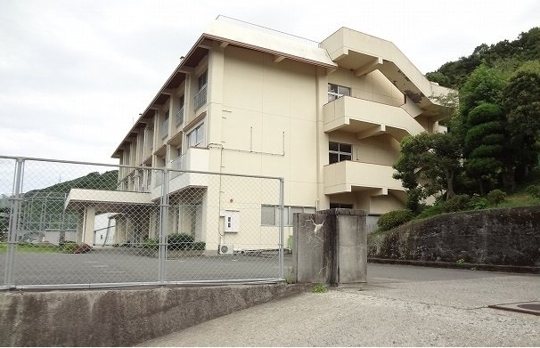 ニューカムリーＢの周辺|三島小学校まで2200m