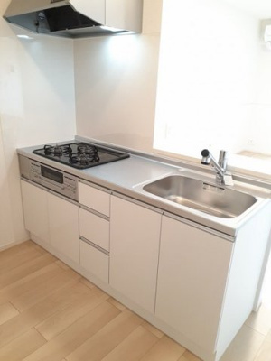 【キッチン】 | アゼリアガーデン | コンパクトなキッチンで掃除もラクラク