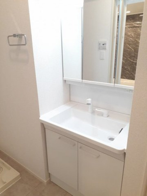 【洗面所】 | アゼリアガーデン | 広い洗面スペース