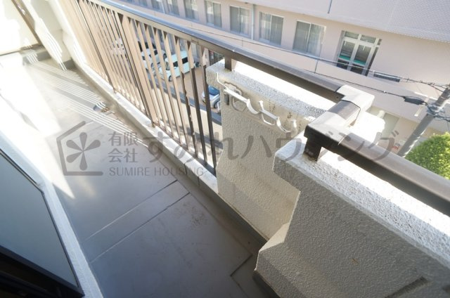 メゾン・ローズ・アベニューのバルコニー|参考、同建物・同間取りの号室