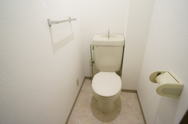 メゾン・ローズ・アベニューのトイレ|参考、同建物・同間取りの号室