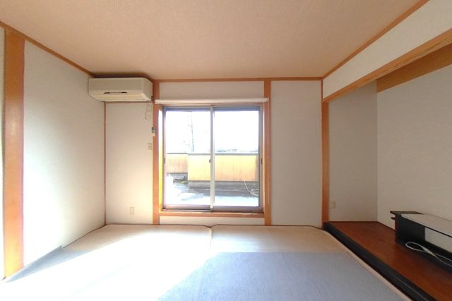 ６４７２４　岐阜市粟野西店舗住宅の和室