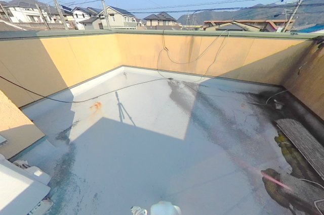 ６４７２４　岐阜市粟野西店舗住宅のバルコニー