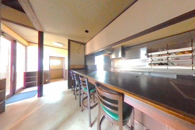 ６４７２４　岐阜市粟野西店舗住宅の内装