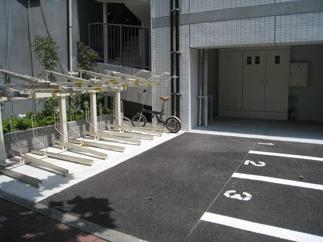 ファーストプレイス菊川の駐車場