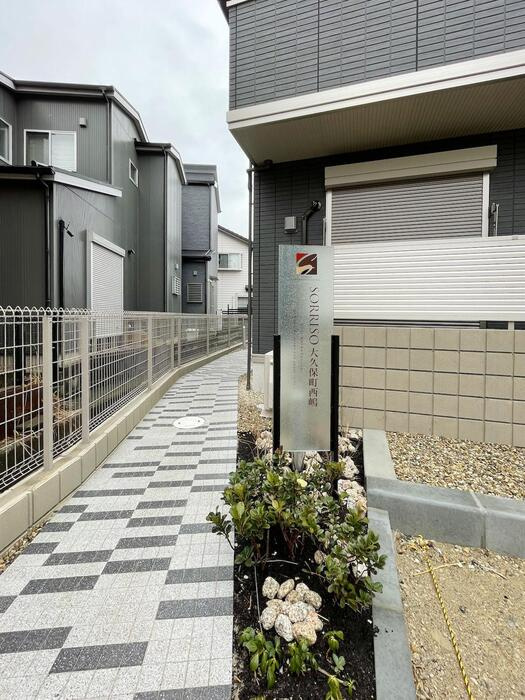 ソリッソ大久保町西嶋のエントランス