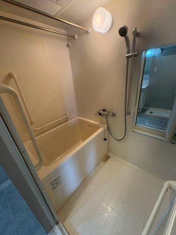 マンション・フォルツーナの浴室