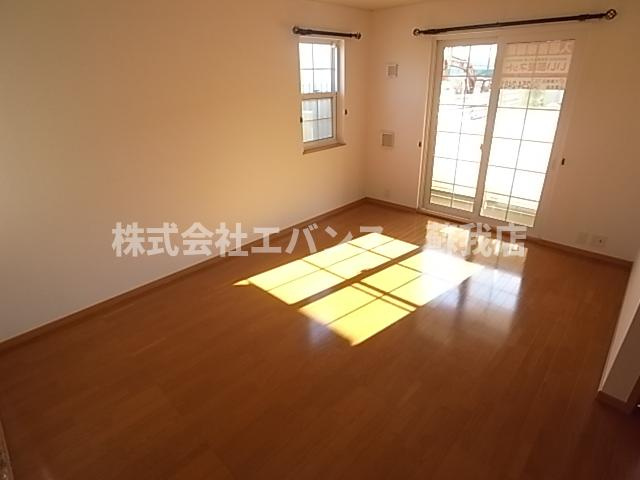 【居間・リビング】 | ベル・ソレイユ | ゆったりとした居間です
