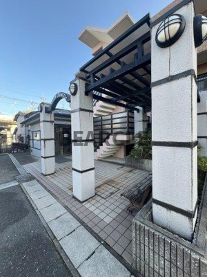 【エントランス】 | メゾンファミーユ | 建物の内部です