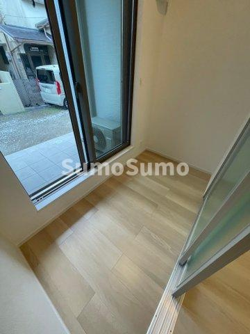 ヒールコート関守のバルコニー|お洗濯にも便利なバルコニー付き