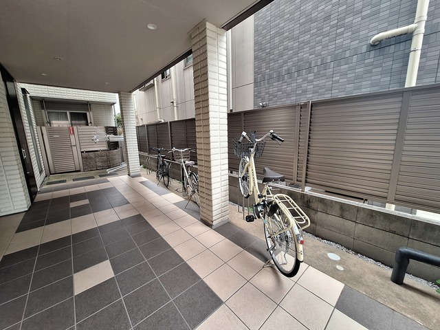 へーベルメゾン品川のその他共用部分|ラック付き駐輪場