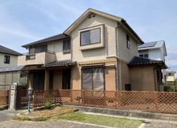 北山１丁目　中古一戸建ての外観|新しい生活にいかがでしょうか？外観はお住まいの顔になります。こだわりたいポイントですね。外壁塗装や屋根塗装のご相談も承っております。
■現地内覧・資金計画相談・住宅ローン相談もお問合せ受付中■