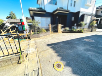 【前面道路含む現地写真】