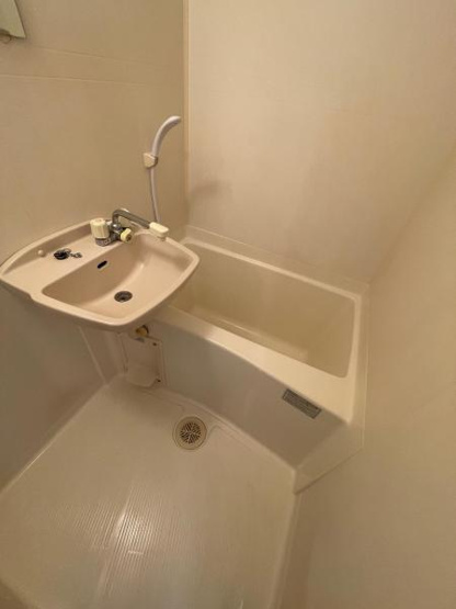 【浴室】 | エレガンテ⻄公園Ⅰ | 別号室の写真になります。現況優先。