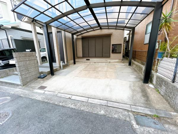 妙見坂７丁目　中古一戸建ての駐車場|カーポート付きカースペース2台可
■物件内覧・資金計画相談・住宅ローン相談、リフォーム相談、お問合せ受付中■
※当日・翌日のご内覧、ご相談はお電話でのお問合せがスムーズです！