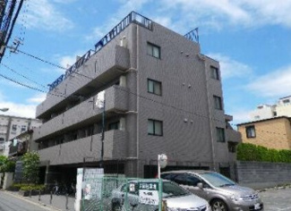 【外観】 | 鉄筋コンクリート造のがっちりとした建物。