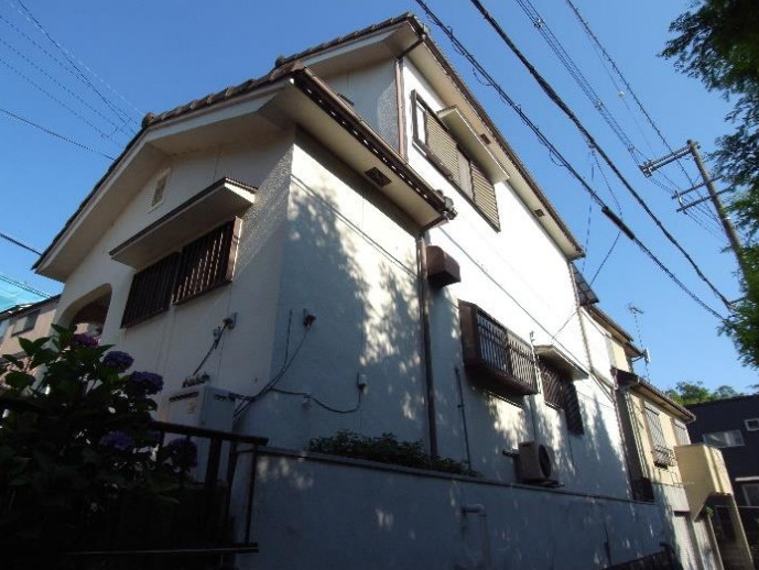 私市１丁目　中古一戸建ての外観|新しい生活にいかがでしょうか？外観はお住まいの顔になります。こだわりたいポイントですね。外壁塗装や屋根塗装のご相談も承っております。
■現地内覧・資金計画相談・住宅ローン相談もお問合せ受付中■