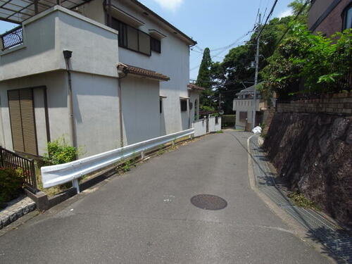 私市１丁目　中古一戸建ての前面道路含む現地写真|幅員4.1ｍ／4ｍ
■物件内覧・資金計画相談・住宅ローン相談、リフォーム相談、お問合せ受付中■
※当日・翌日のご内覧、ご相談はお電話でのお問合せがスムーズです！